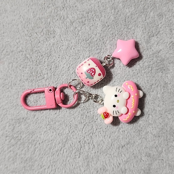 Pink Hello Kitty Keychain - Picture 1 of 3